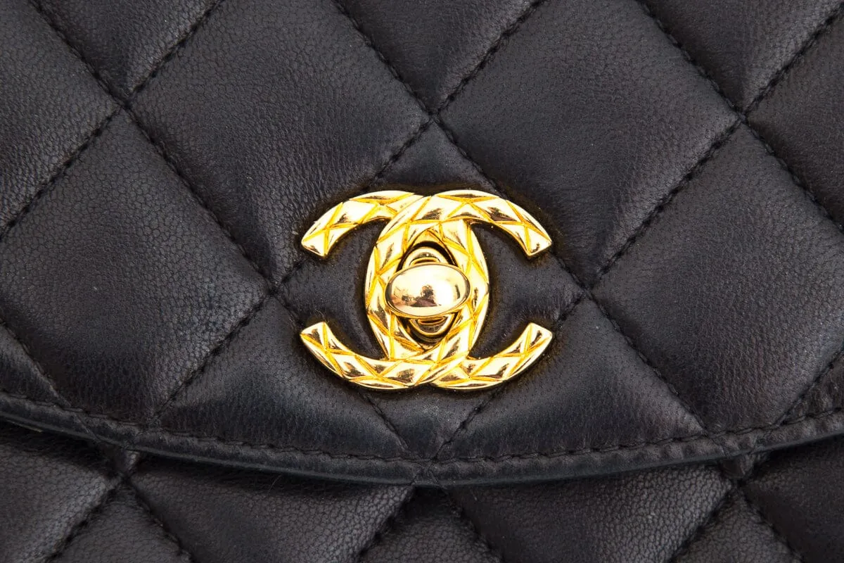 Chanel Vintage 1991 Black Quilted Lambskin Flap Crossbody Handbag with Gold Hardware
