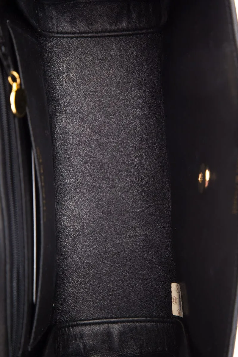 Chanel Vintage 1991 Black Quilted Lambskin Flap Crossbody Handbag with Gold Hardware