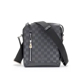 LOUIS VUITTON Damier Infini Discovery Messenger BB in Onyx.