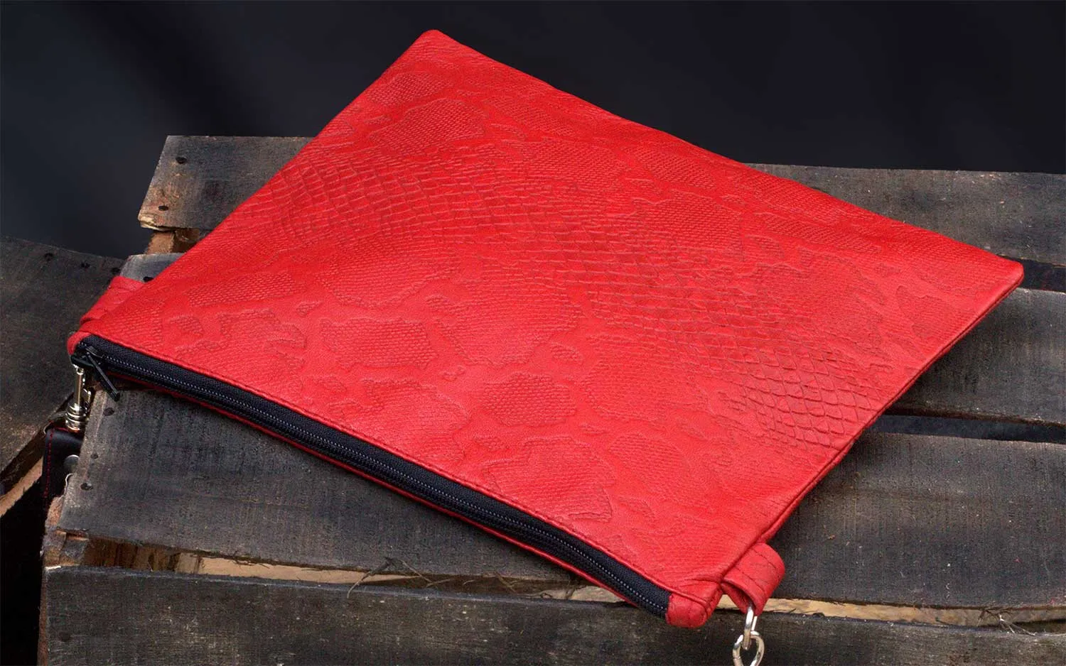 Satora Minimal Leather Pouch Bag