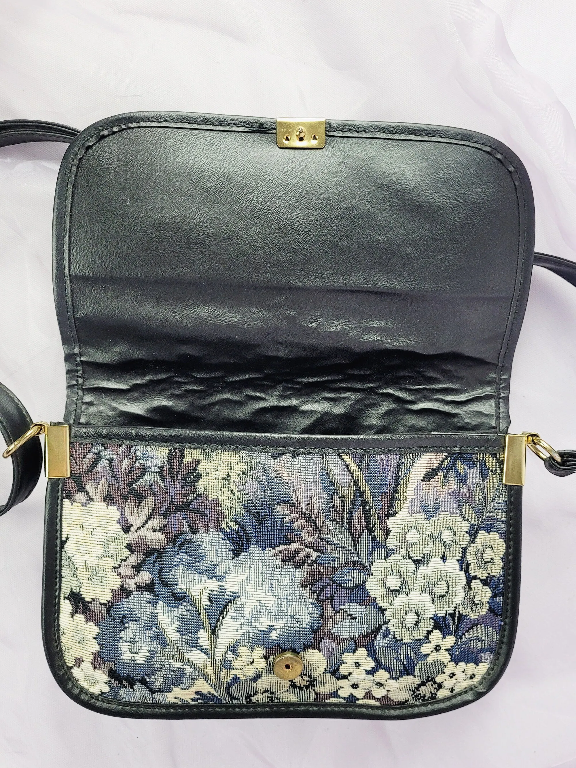 Vintage 80s floral carpet envelope messenger shoulder bag